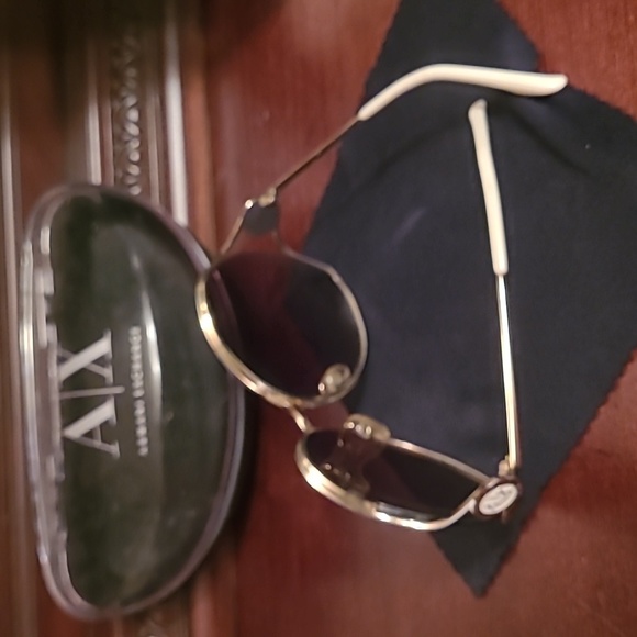 ARMANI EXHANGE SUNGLASSES - Picture 3 of 6